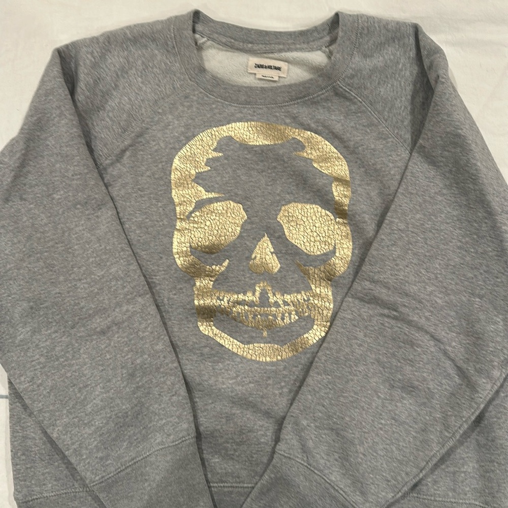 Very nice zadig et Voltaire sweatshirt and in a good condition